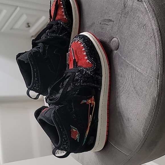 Nike Jordan's - Picture 2 of 8